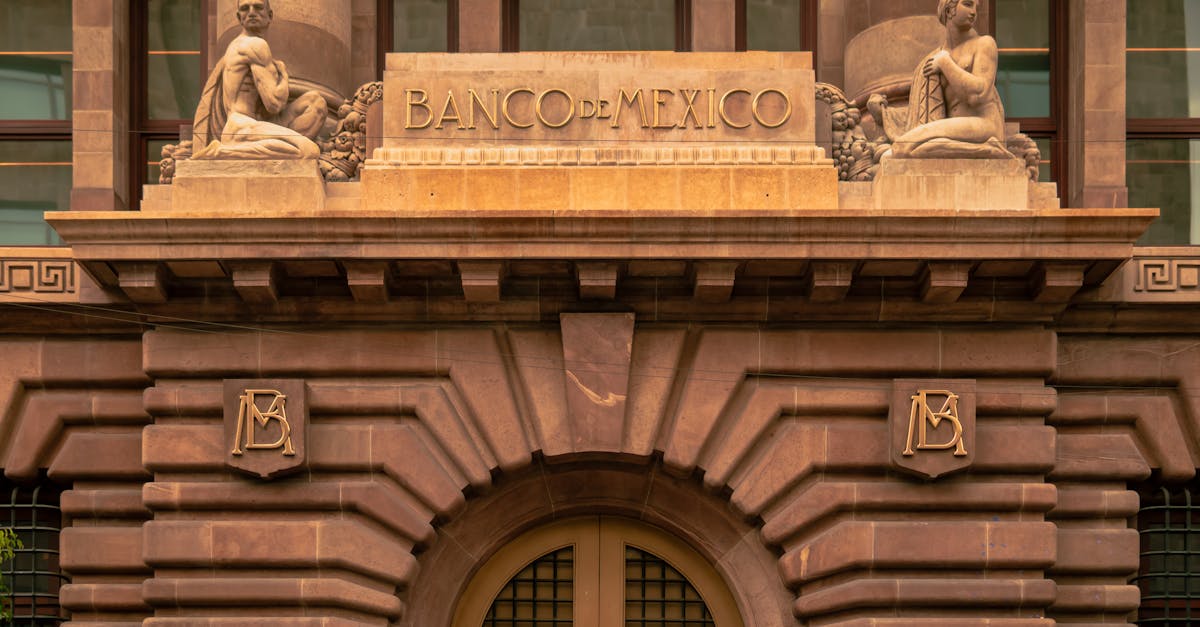 How do you open a bank account in Mexico?