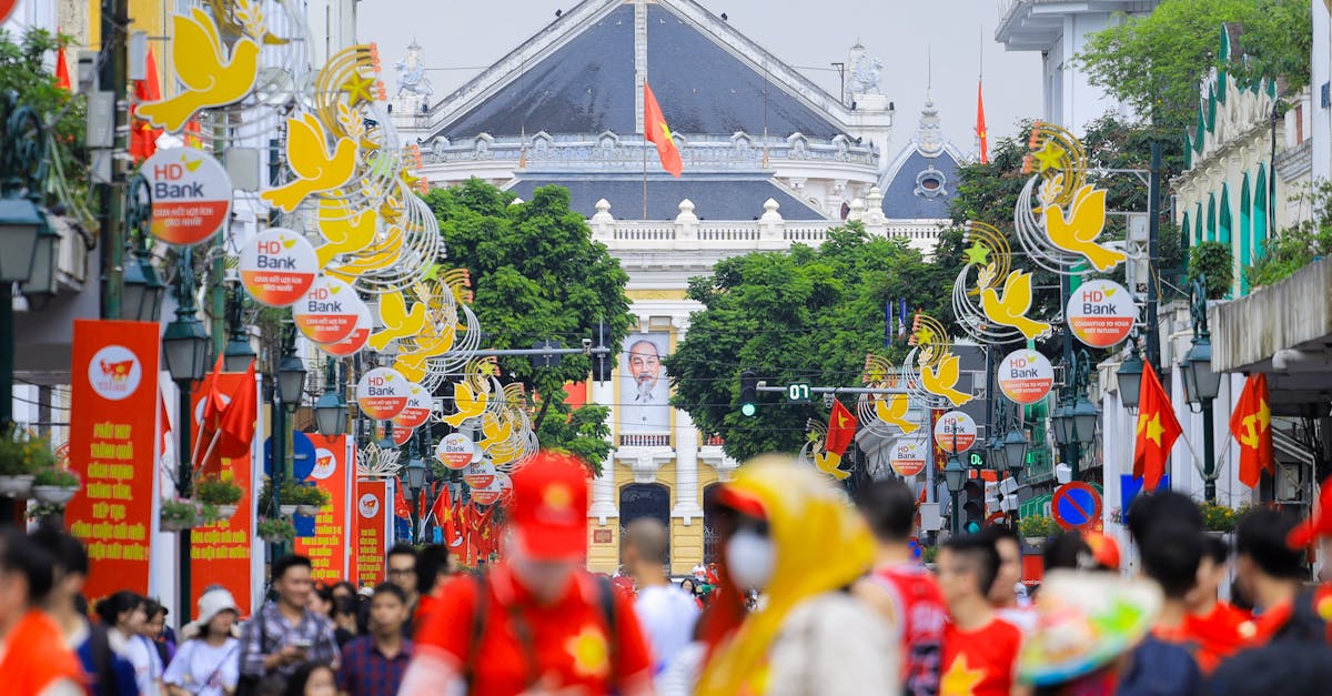 What are the best banking options in Vietnam for expats?