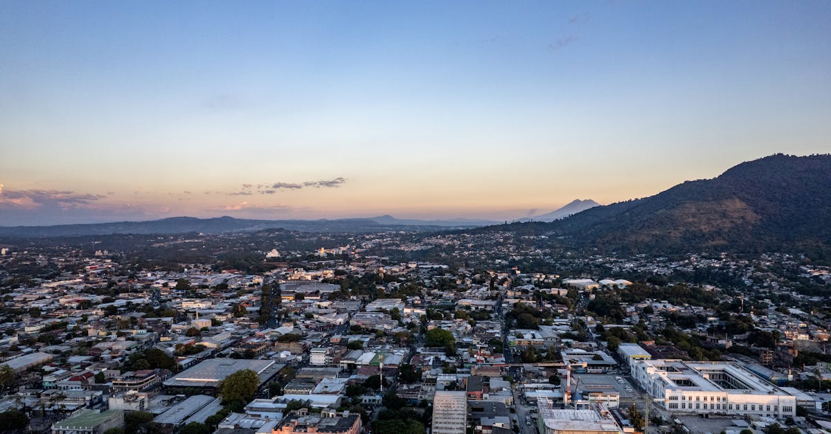 How to navigate El Salvador's tax system as an expat